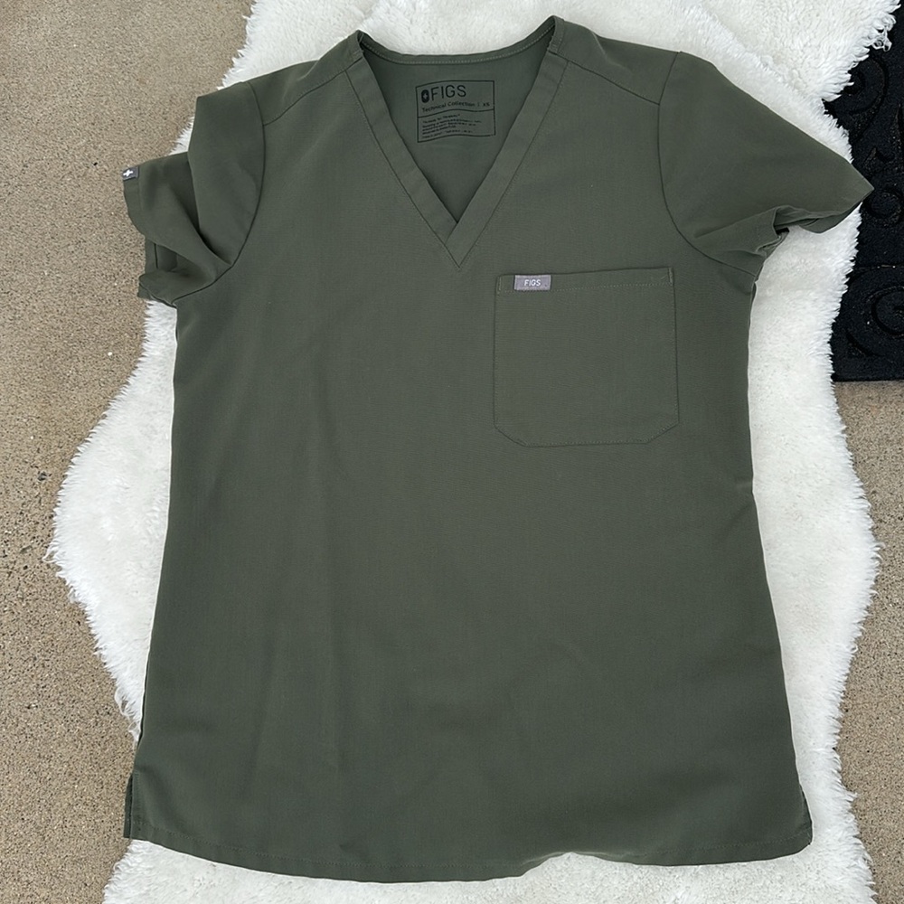 Used XS Figs Green Scrub Top V-Neck Durable Design